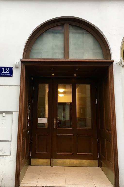 Operngasse Premium In Your *
